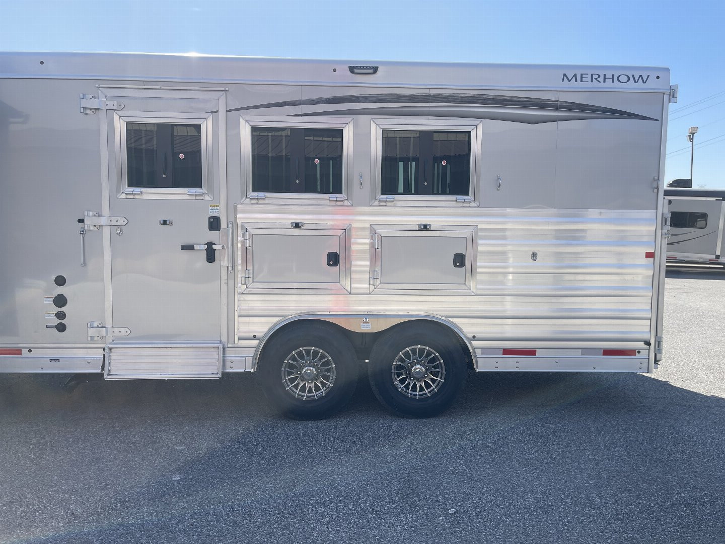 New 2026 Merhow Trailers 8316 RWS-ANGLED FARMHOUSE Horse Trailer