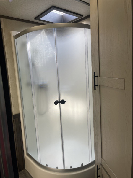 New 2026 Merhow Trailers 8316 RWS-ANGLED FARMHOUSE Horse Trailer