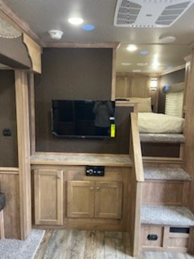 New 2026 Merhow Trailers 8312-A RK-S Horse Trailer