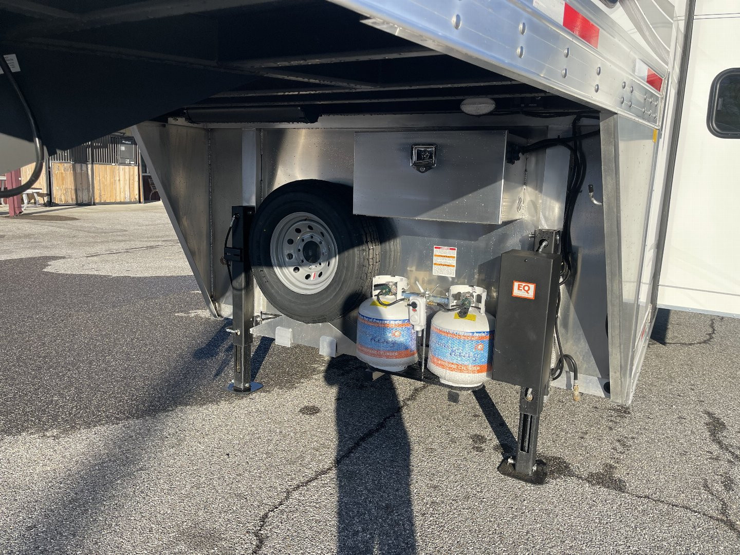 New 2026 Merhow Trailers 8314-B RWS Horse Trailer