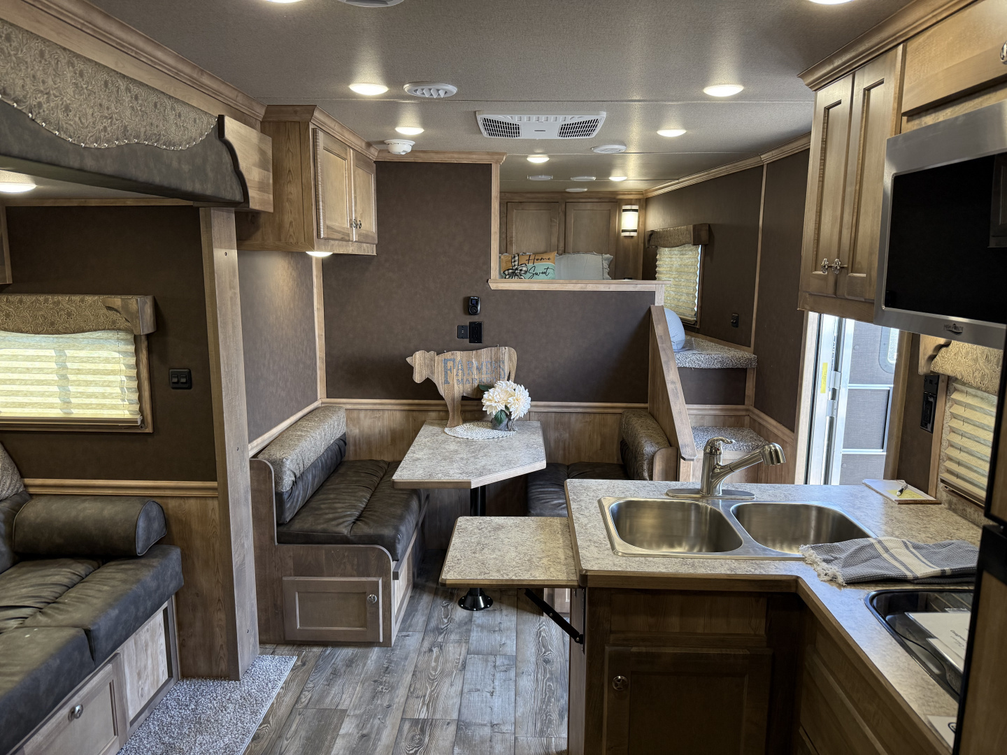 New 2026 Merhow Trailers 8314-B RWS Horse Trailer