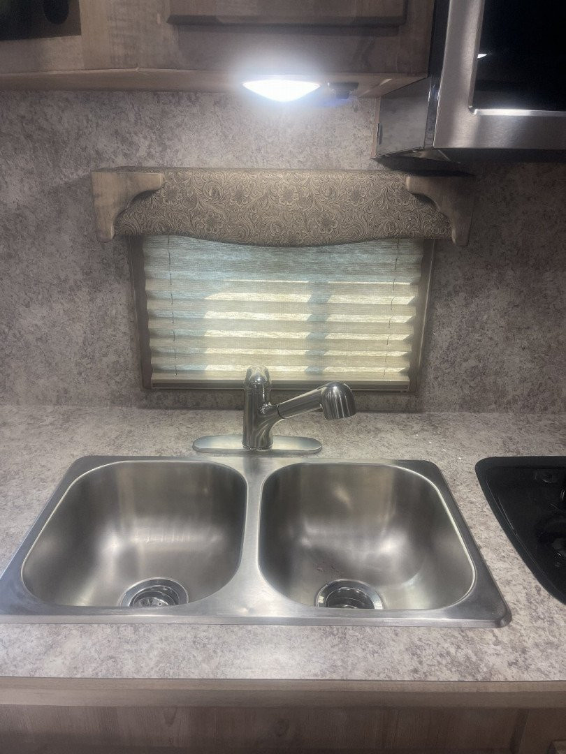 New 2026 Merhow Trailers 8416-A RWS- SIDE LOAD Horse Trailer