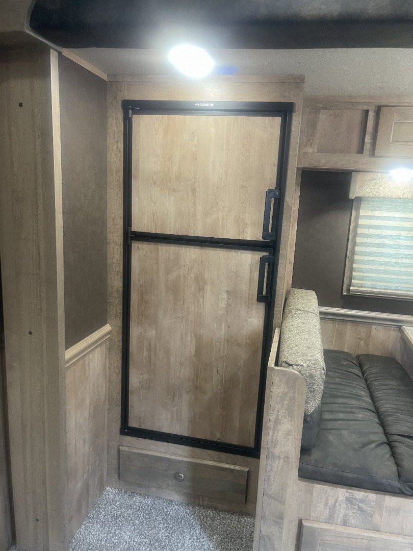 New 2026 Merhow Trailers 8416-A RWS- SIDE LOAD Horse Trailer