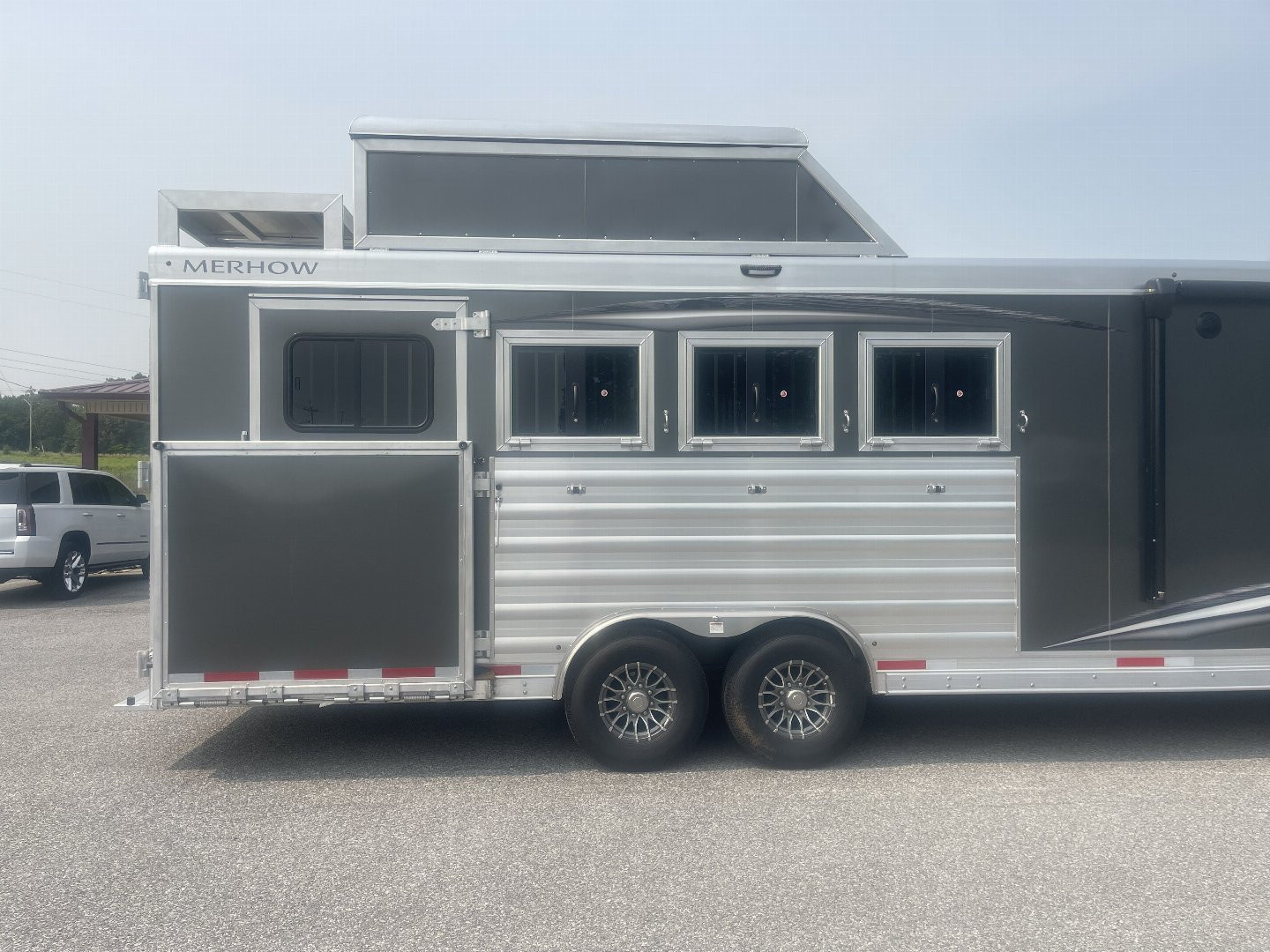New 2026 Merhow Trailers 8416-A RWS- SIDE LOAD Horse Trailer