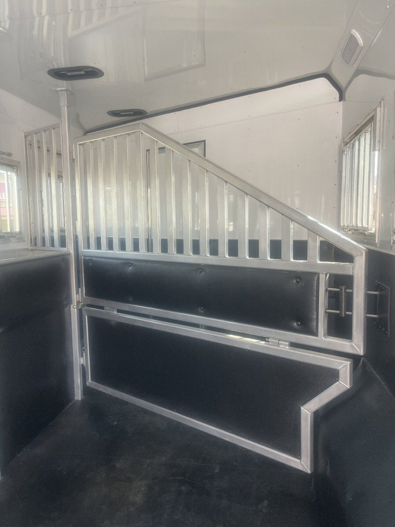 New 2026 Merhow Trailers 8416-A RWS- SIDE LOAD Horse Trailer