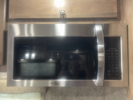 New 2026 Merhow Trailers 8416-A RWS- SIDE LOAD Horse Trailer