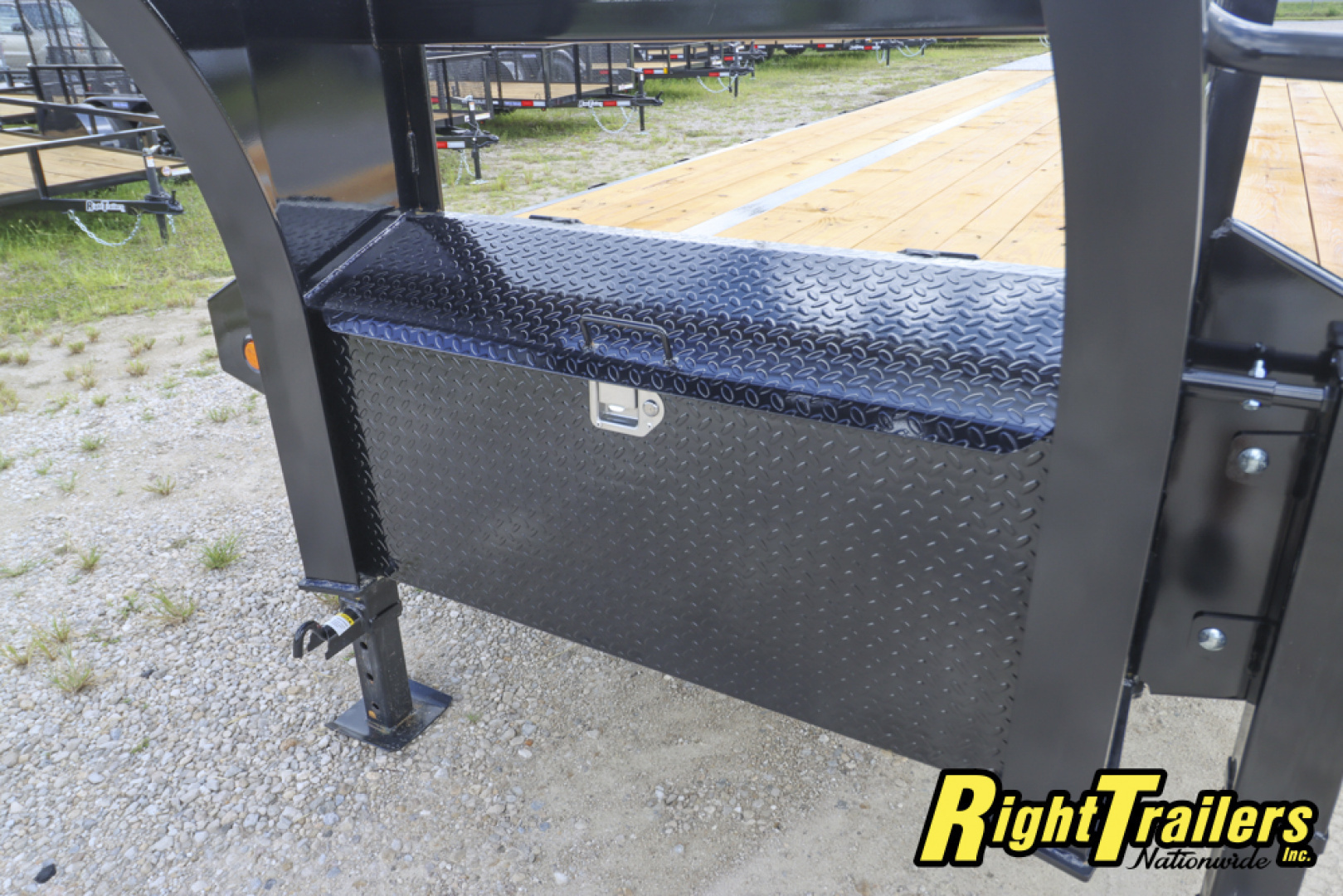 New 2026 8.5X40 PJ GOOSENECK EQUIPMENT TRAILER