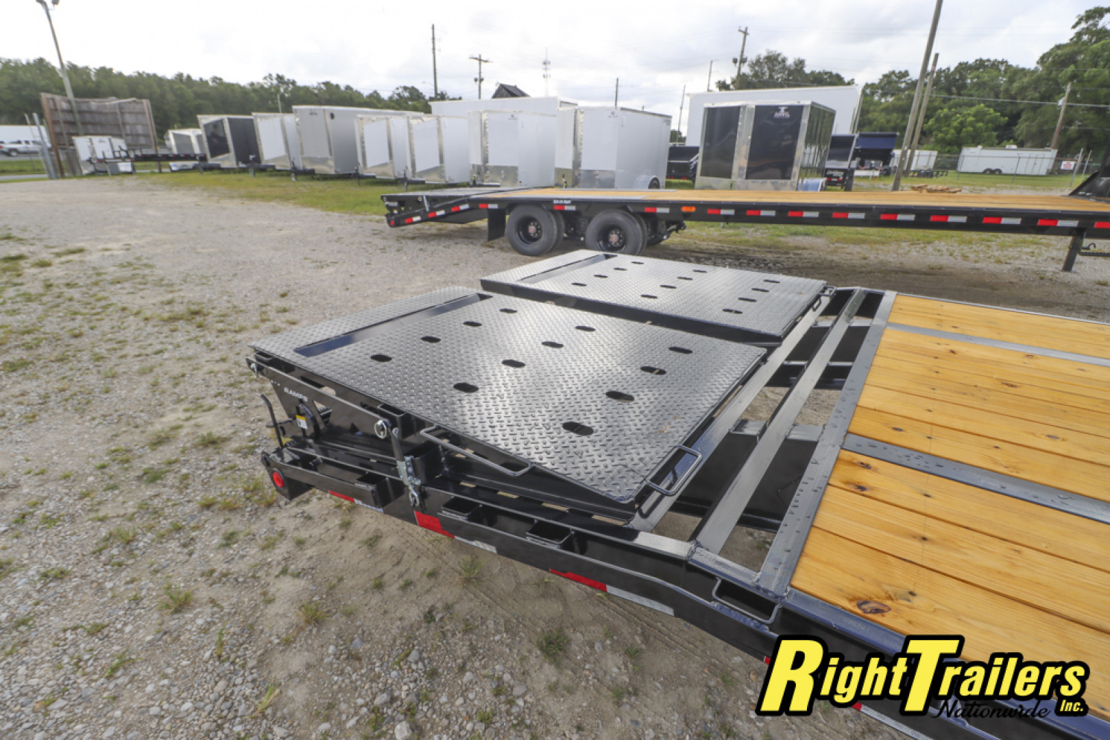 New 2026 8.5X40 PJ GOOSENECK EQUIPMENT TRAILER
