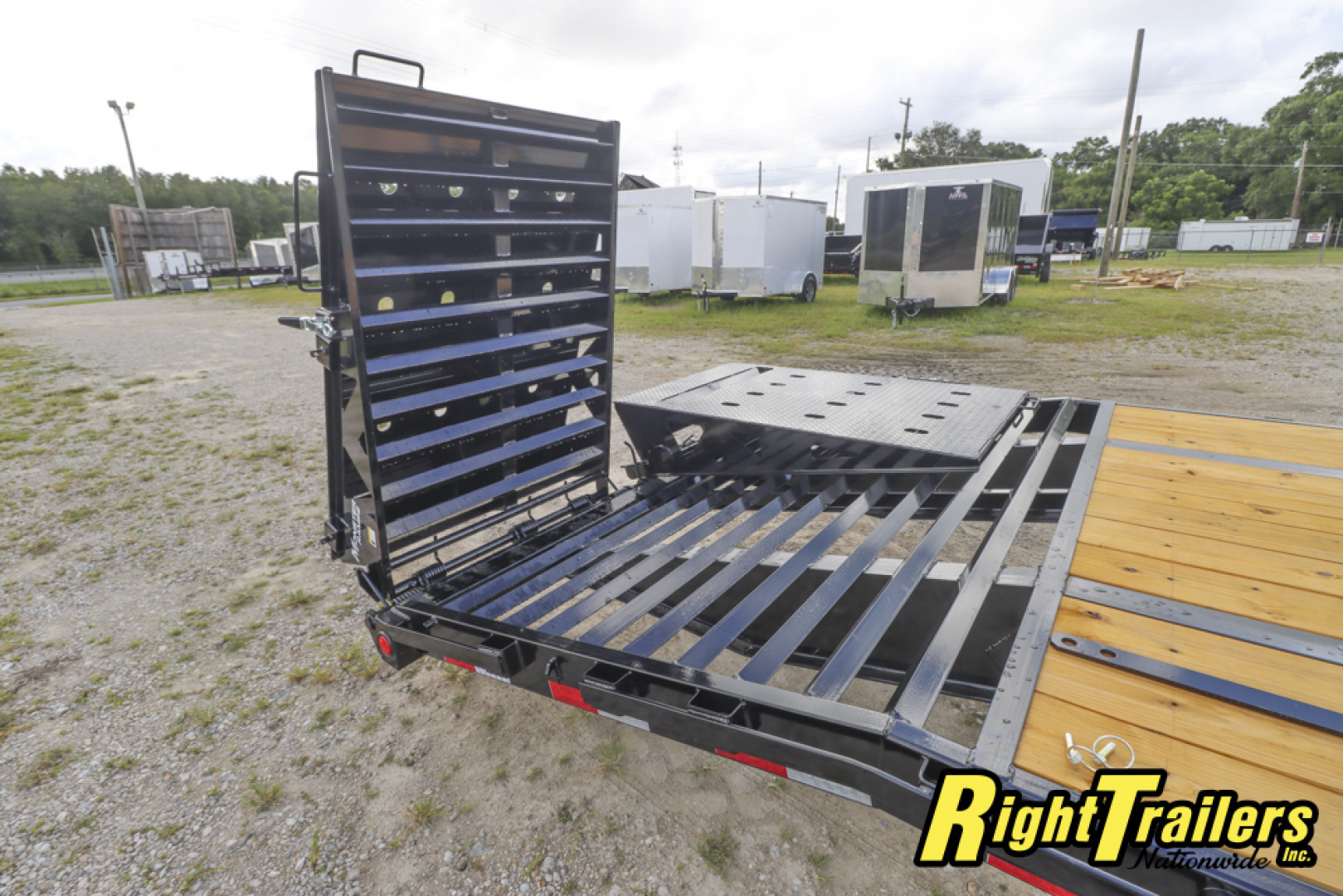 New 2026 8.5X40 PJ GOOSENECK EQUIPMENT TRAILER