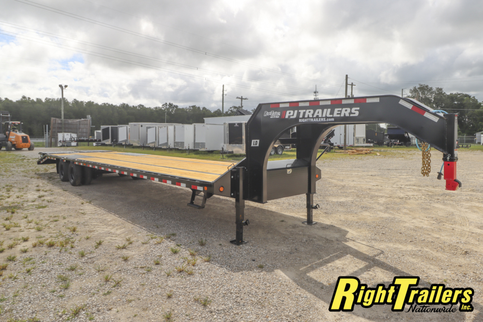 New 2026 8.5X40 PJ GOOSENECK EQUIPMENT TRAILER
