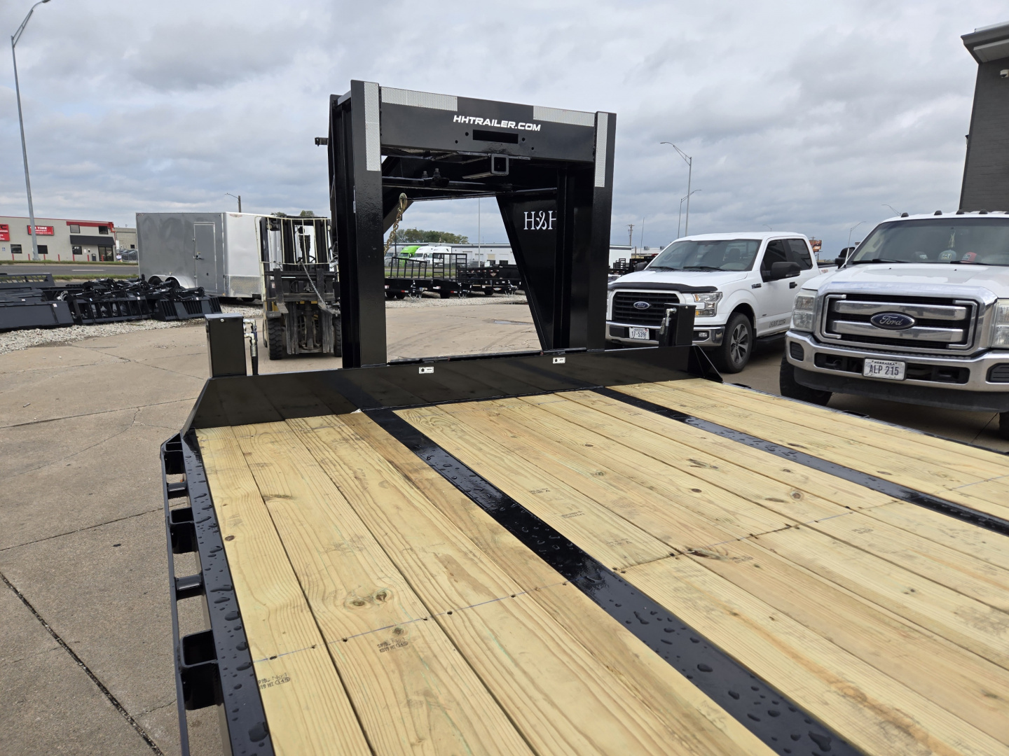 New 2026 H&H Trailers 102x25+9 Hydraulic Tail Gooseneck Deckover Trailer 25.9K Equipment Trailer