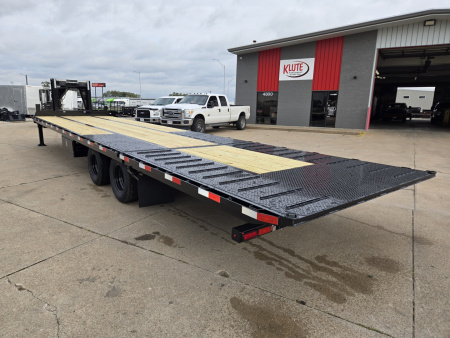 New 2026 H&H Trailers 102x25+9 Hydraulic Tail Gooseneck Deckover Trailer 25.9K Equipment Trailer