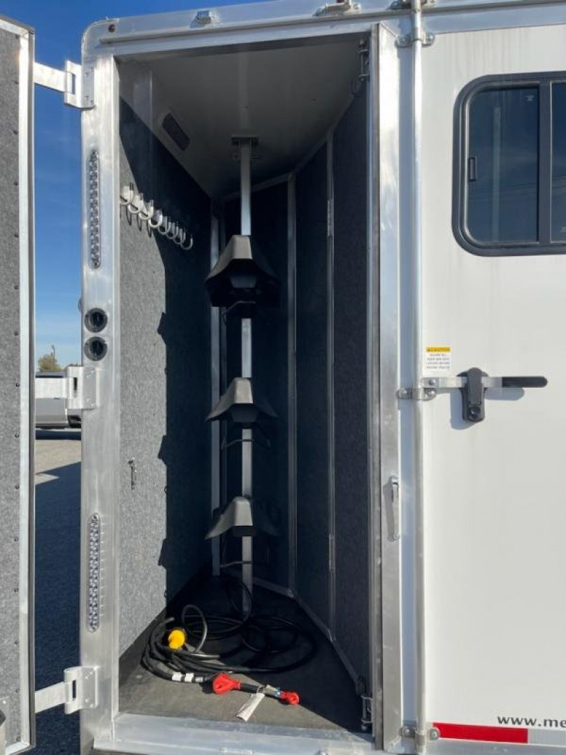 New 2026 Merhow Trailers 7309 RK-SLIDE Horse Trailer