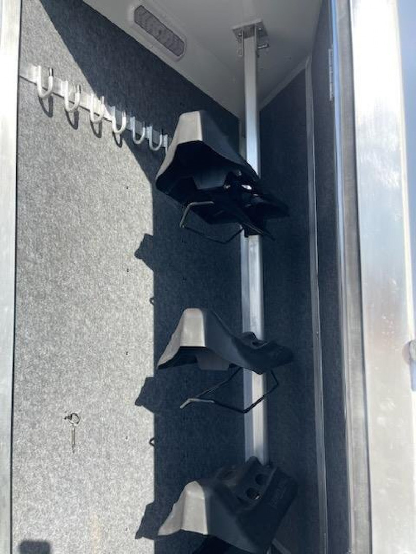 New 2026 Merhow Trailers 7309 RK-SLIDE Horse Trailer