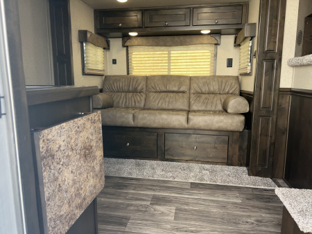 New 2026 Merhow Trailers 7309 RK-SLIDE Horse Trailer