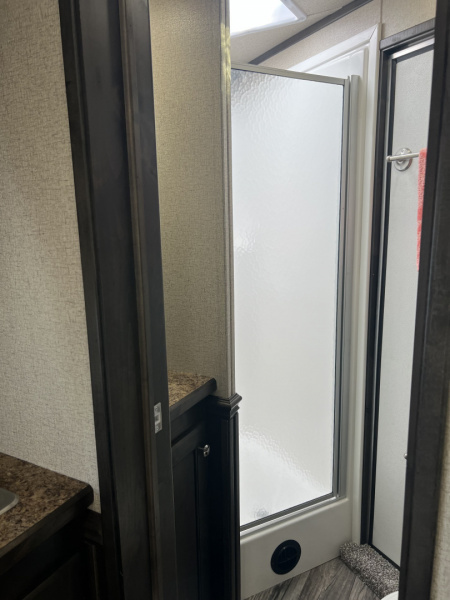 New 2026 Merhow Trailers 7309 RK-SLIDE Horse Trailer