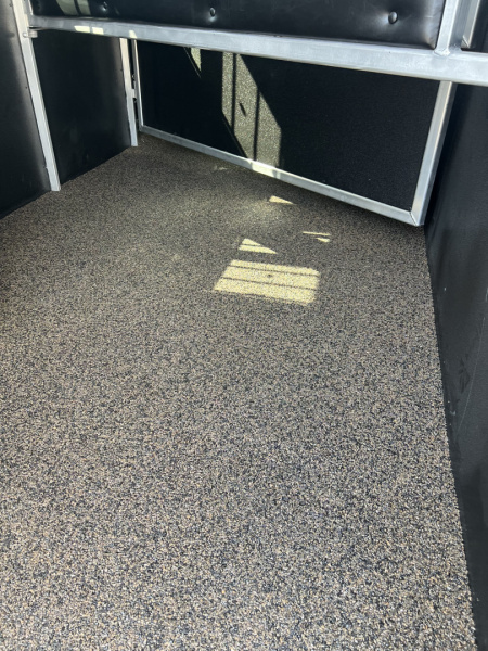 New 2026 Merhow Trailers 7309 RK-SLIDE Horse Trailer