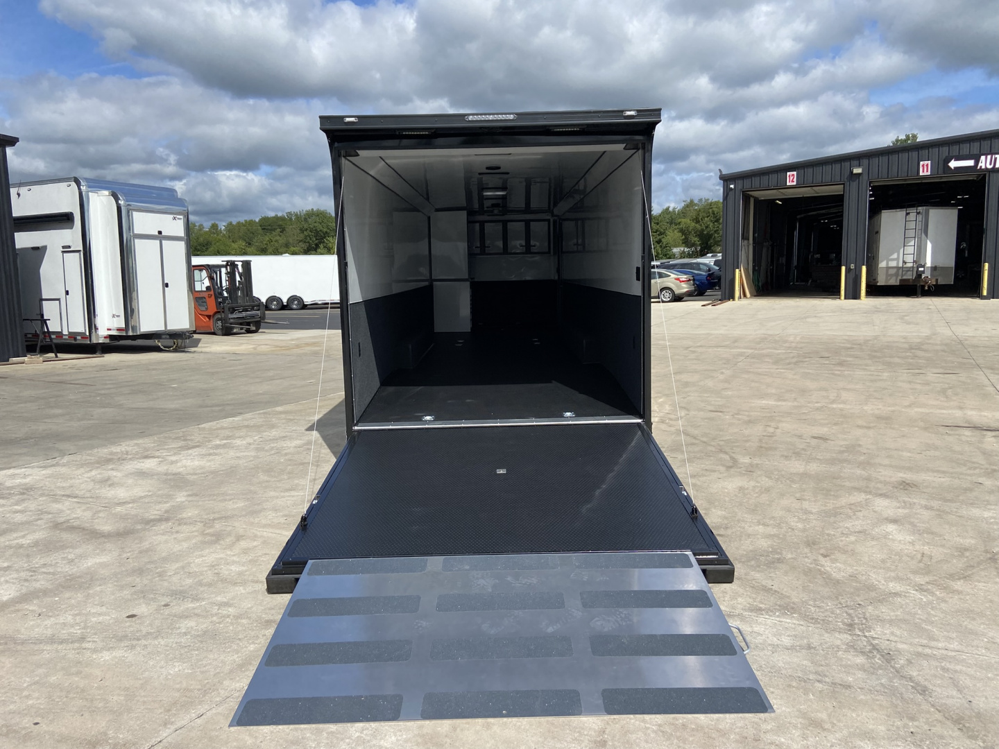 New 2026 United Trailers Super Hauler 34'