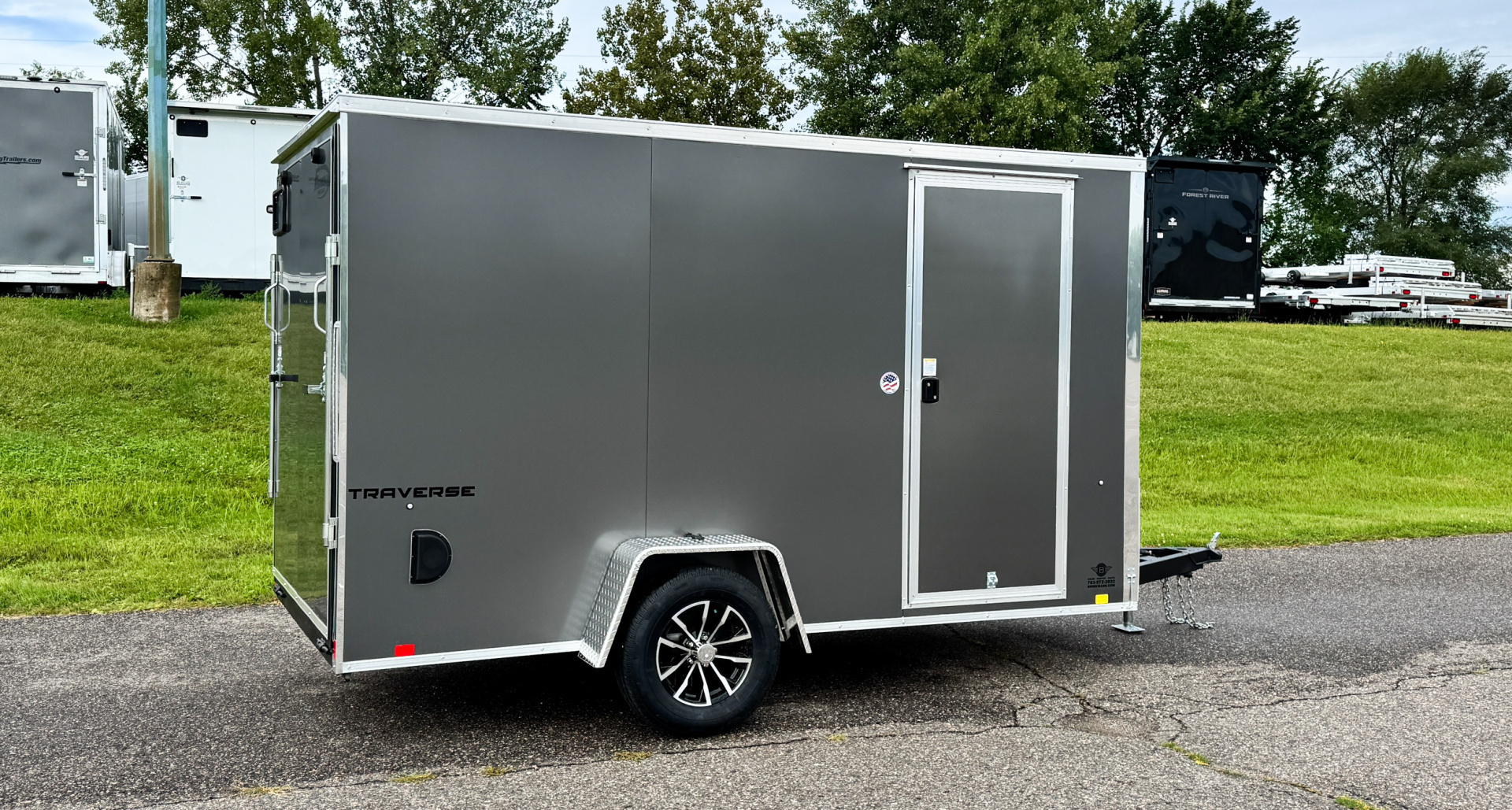 2025 Formula Trailers photo 4