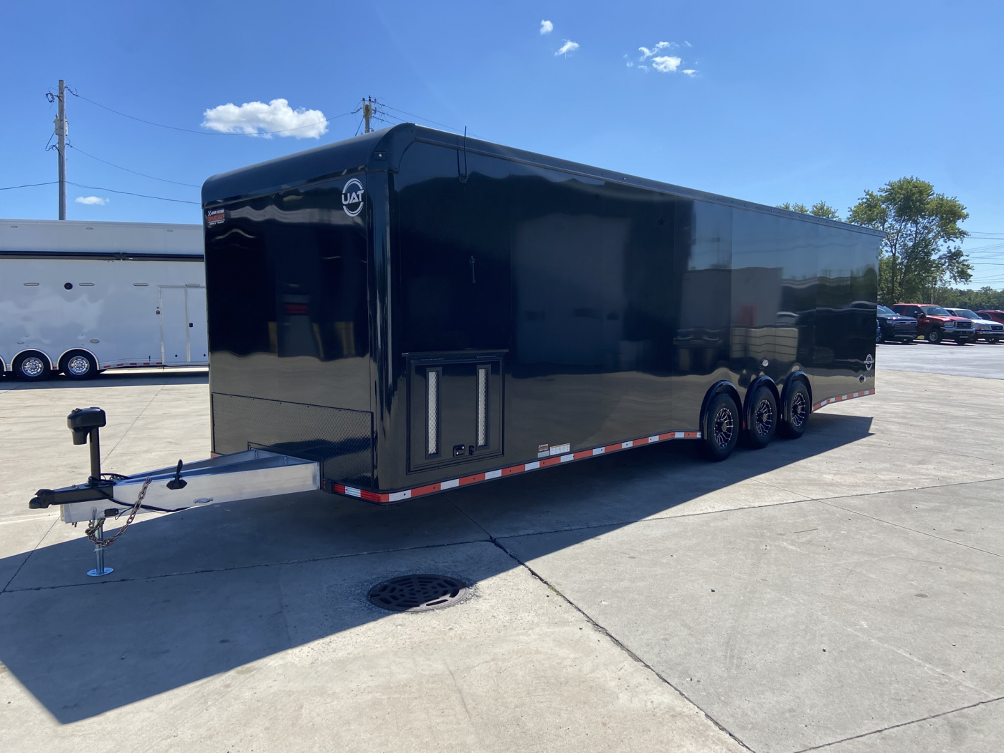 New 2026 United Trailers UAT Racing Trailer32'