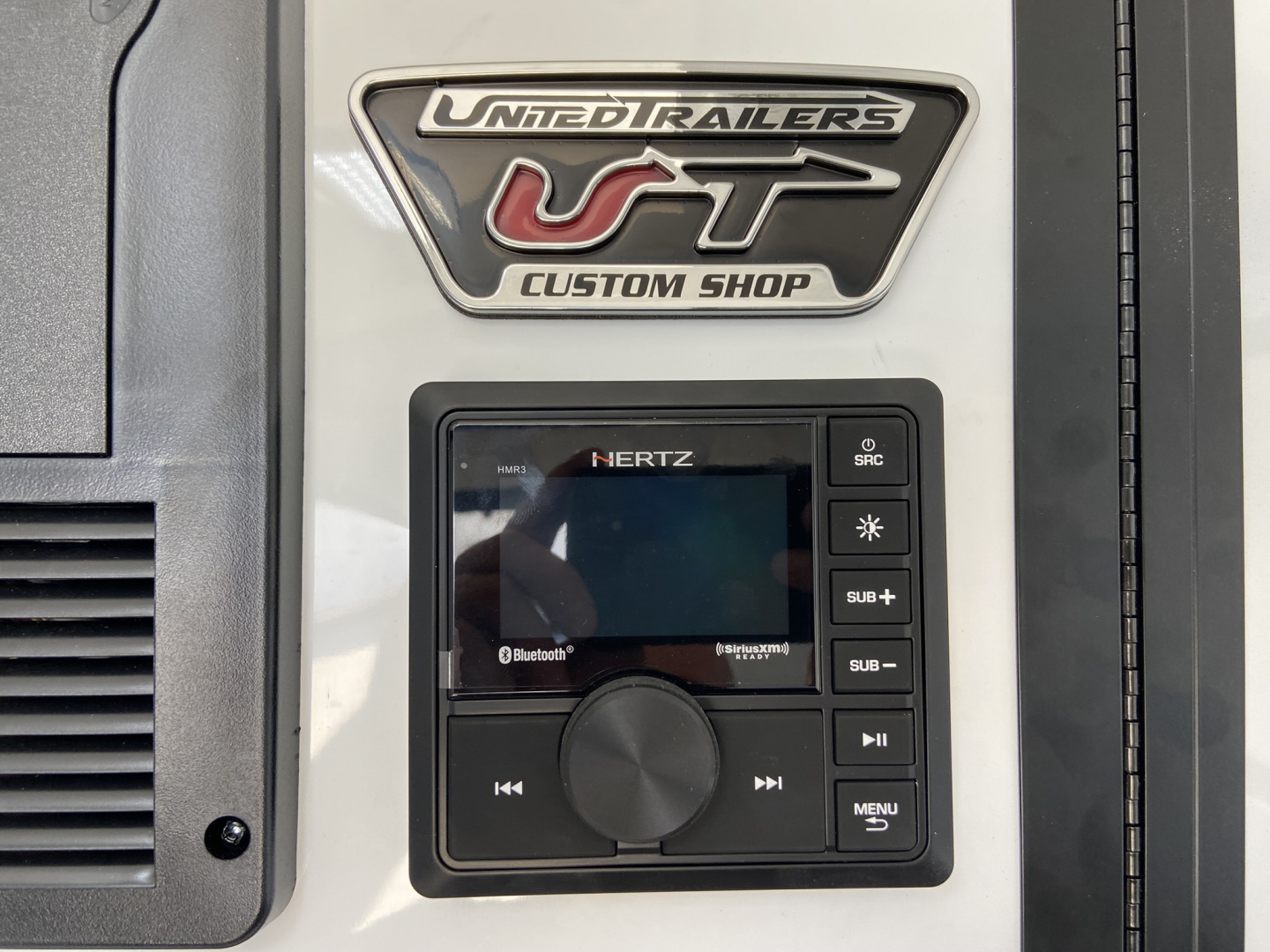 New 2026 United Trailers UAT Racing Trailer32'