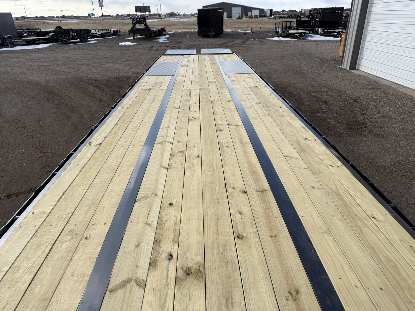 New 2026 Diamond C 102"x40' Engineered Beam FMAX212 w/ Max Ramps - Pacesetter Edition