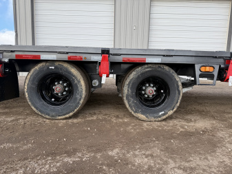 New 2026 Diamond C 102"x40' Engineered Beam FMAX212 w/ Max Ramps - Pacesetter Edition