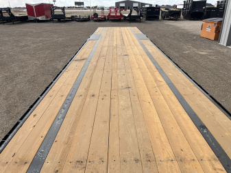 New 2026 PJ 102"x40' GN Low-Pro Flatbed w/ Singles - LX