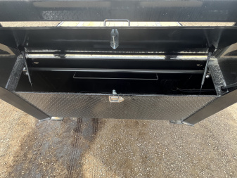 New 2026 PJ 102"x40' GN Low-Pro Flatbed w/ Singles - LX