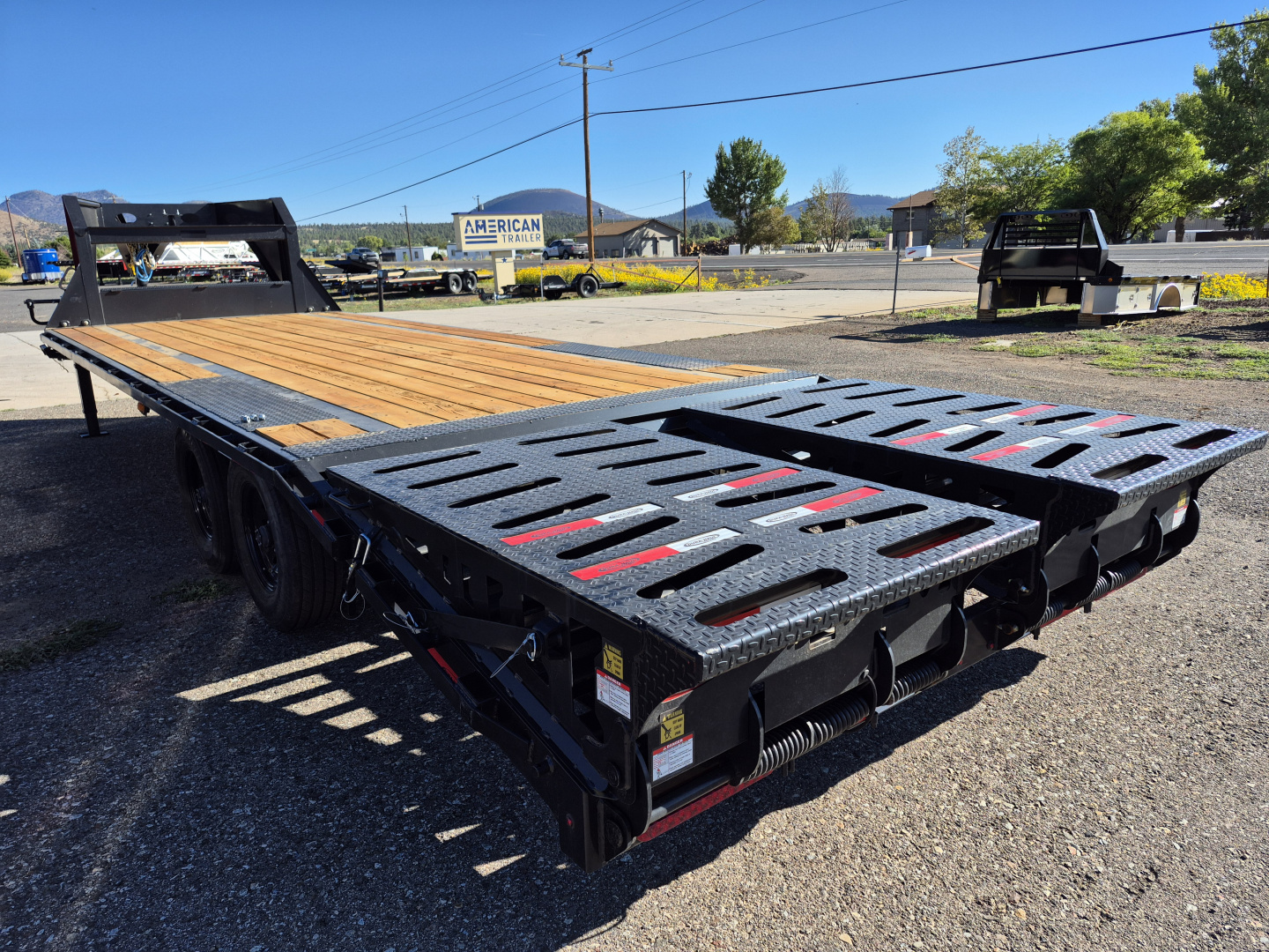 New 2026 Dura-Haul Gooseneck Tandem Axle Deckover/16,000 GVWR/8'x25'