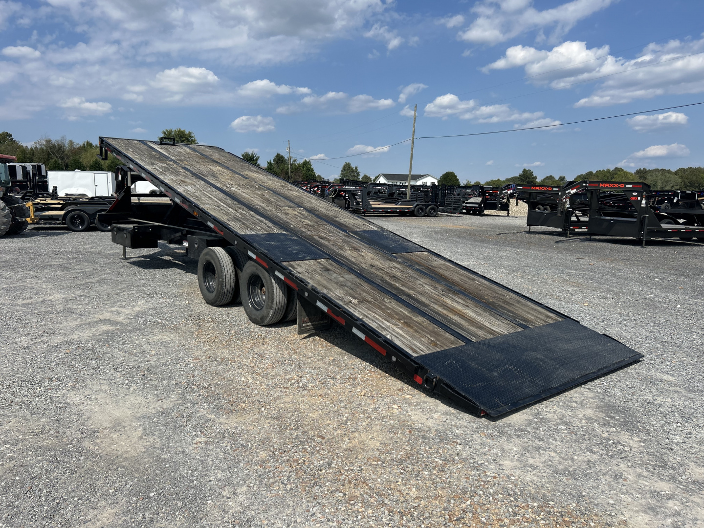 Used 2024 MAXXD 102"X32' 25.9K Full Tilt Gooseneck Trailer