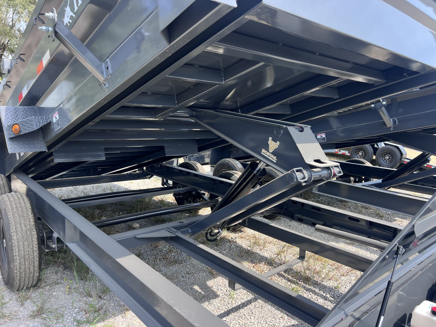 New 2026 IRON BULL 83X16 DUMP TRAILER W/ SCISSOR HOIST