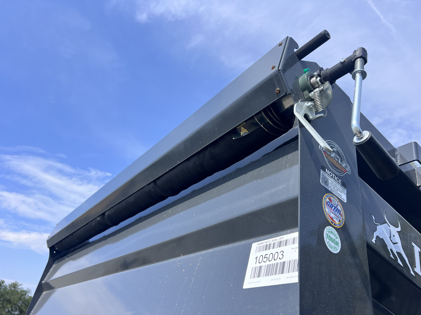 New 2026 IRON BULL 83X16 DUMP TRAILER W/ SCISSOR HOIST