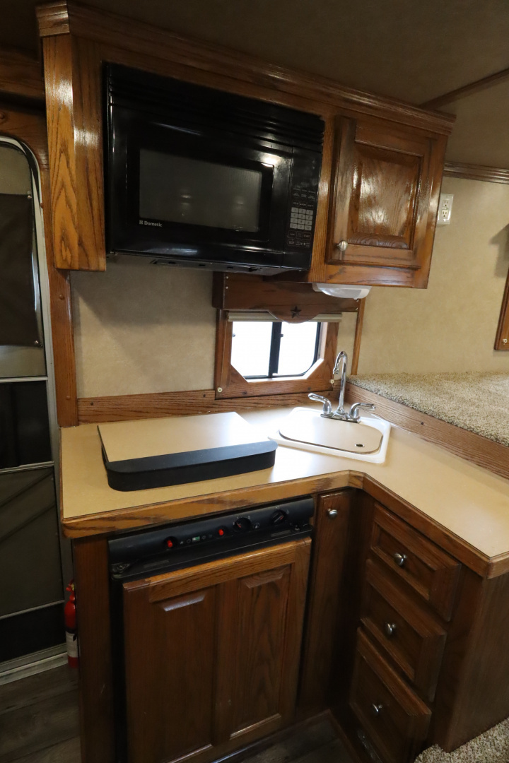 Used 2007 Hart Trailer 4 Horse LQ Horse Trailer