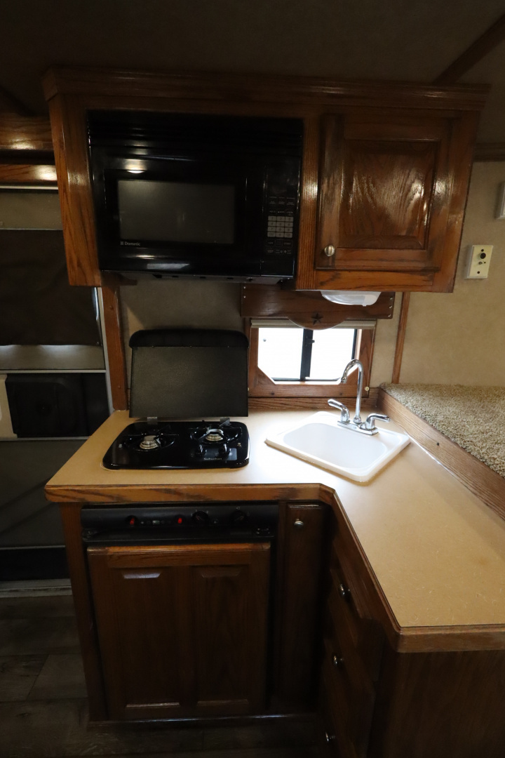 Used 2007 Hart Trailer 4 Horse LQ Horse Trailer