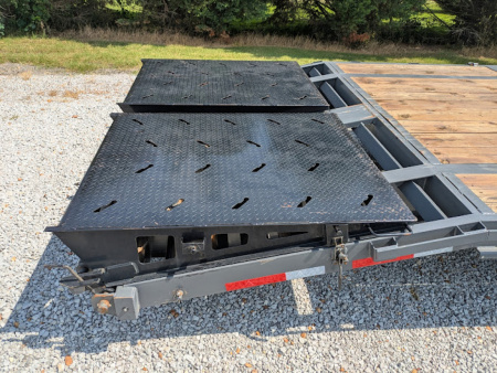 Used 2024 RawMaxx GN20 Flatbed Trailer