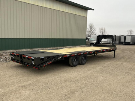 New 2026 28' 14k Diamond C FMAX207 GN Flatbed Trailer