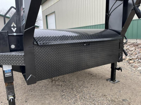 New 2026 28' 14k Diamond C FMAX207 GN Flatbed Trailer