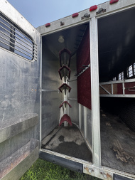 Used 1989 MqQuerry 5H Slant Horse Trailer