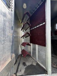 Used 1989 MqQuerry 5H Slant Horse Trailer