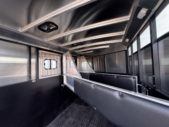 New 2026 Logan Coach 3H BP CROSSFIRE Horse Trailer