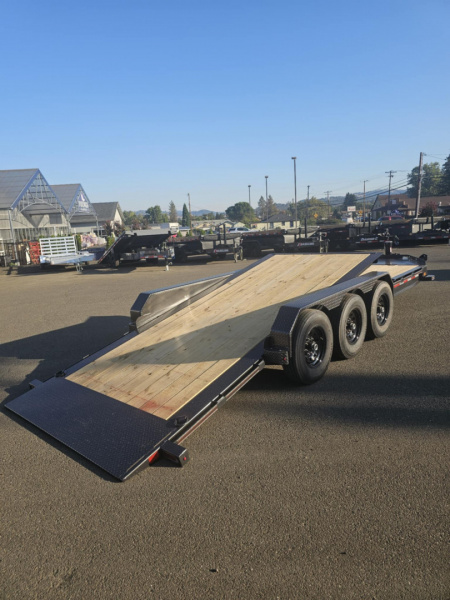 New TILT TRIPLE AXLE 2026 Diamond C Trailers HDT307 82X22 21K Equipment Trailer