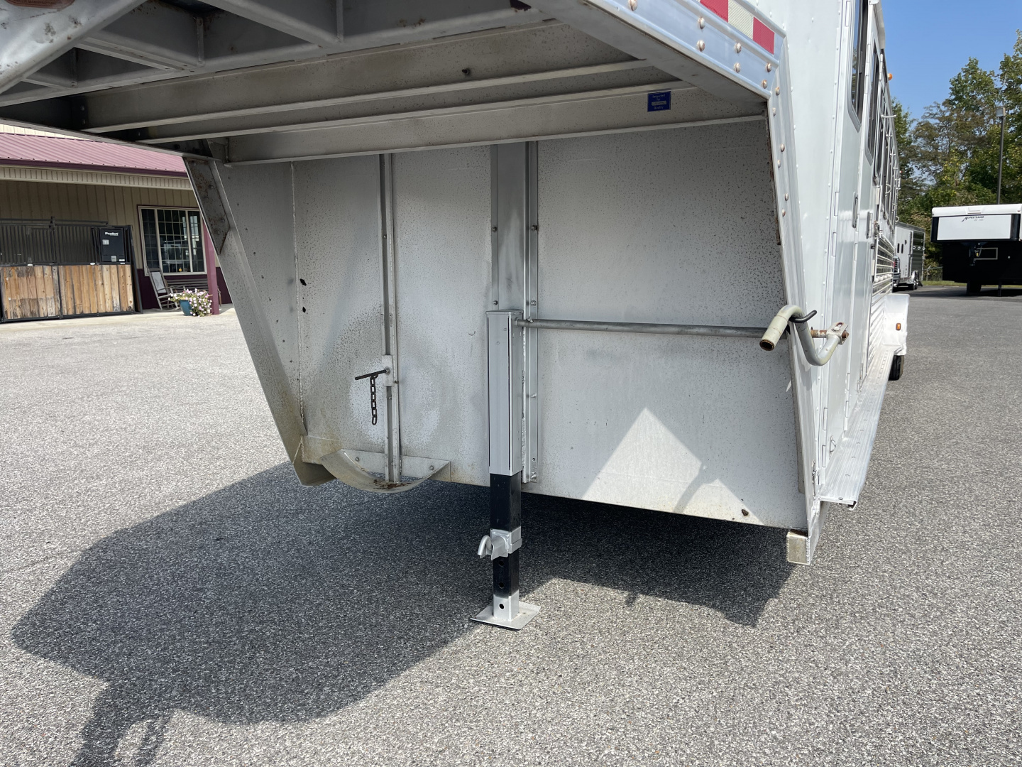 Used 2002 Featherlite Trailers 6 HR- MID TACK Horse Trailer