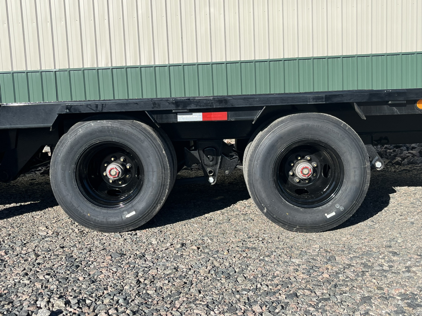 New 2026 PJ Trailers 32' Low-Pro Hydraulic Dove Gooseneck Trailer