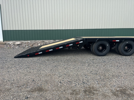 New 2026 PJ Trailers 32' Low-Pro Hydraulic Dove Gooseneck Trailer
