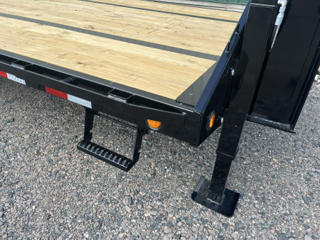 New 2026 PJ Trailers 32' Low-Pro Hydraulic Dove Gooseneck Trailer