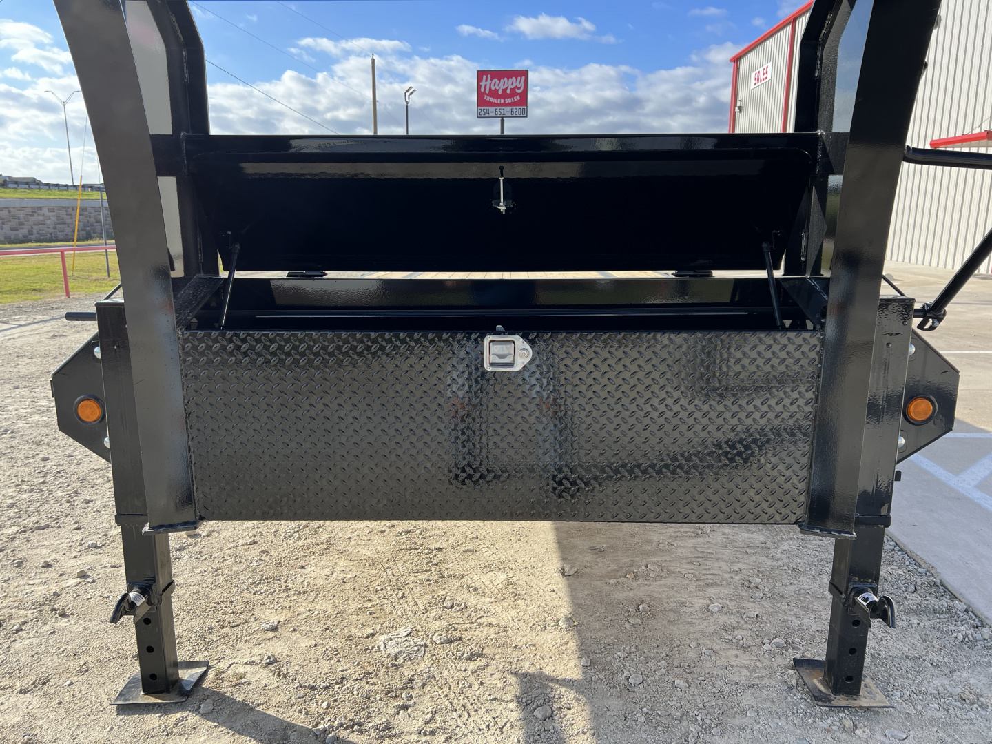 New 2026 PJ 102"x36' GN Low-Pro Flatbed w/ Singles - LX