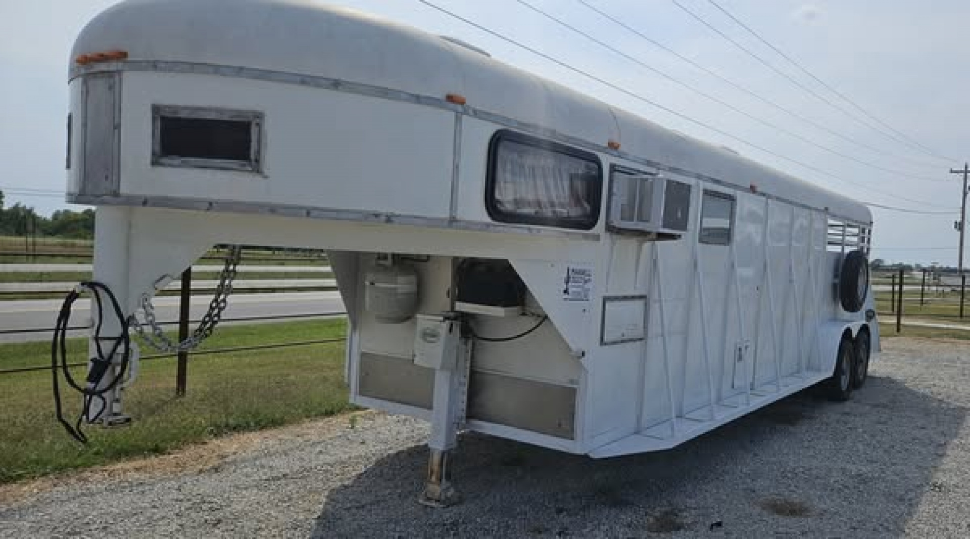 Used 1984 Chaparral 24" GN 2 Horse Trailer
