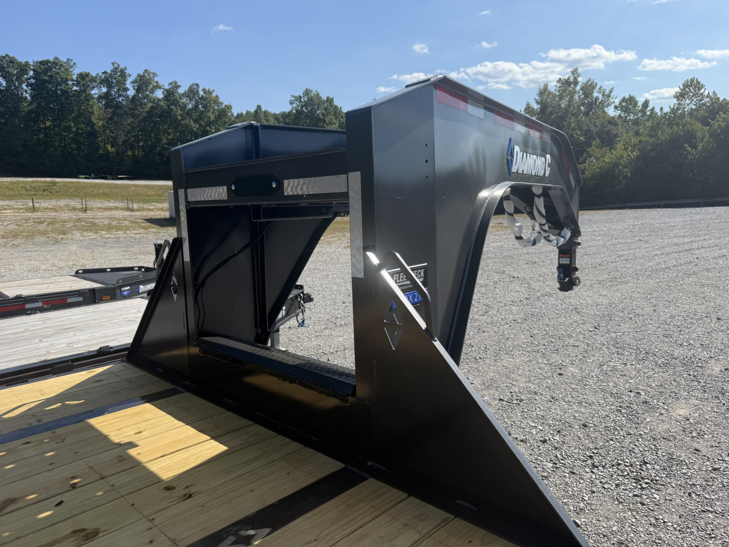 New 2026 Diamond C FMAX212 GOOSENECK TRAILER 30’ HYDRO DOVE & JACKS ALUMINUM OUTER RIMS