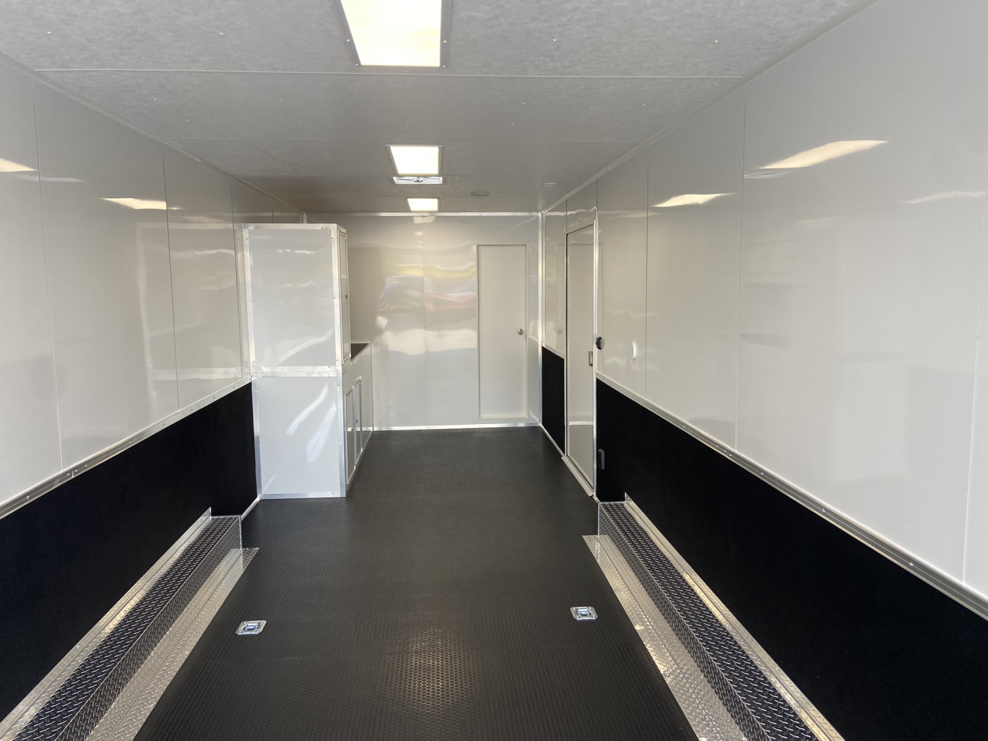 New 2026 Vintage Race Trailer with Living Quarters 53'